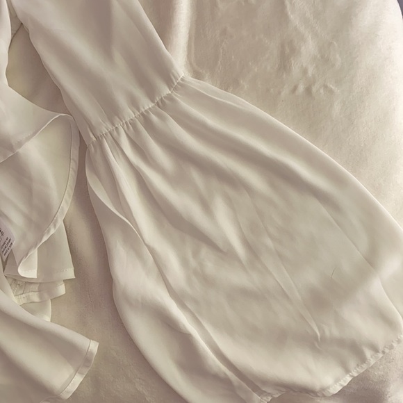 White flowy top from Tobi - Picture 4 of 4